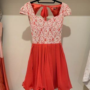 Vintage-Inspired Pink & White Cocktail Dress